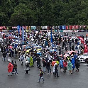 ただいまグリッドウオーク中　間もなく追走開始　ナイトドリフト練習走行D1GPマシン迫力の夜の走行！決勝はナイトドリフトイベント！スタジアムナイトドリフトを見逃すな