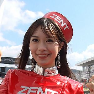 【SUPER GT Rd.7 AUTOPOLIS】レースクイーン勢揃い 笑顔満載！レース前グリッド