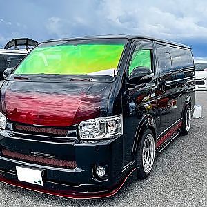 ARTISTIC HIACE RED and YELLOW color SBM Osaka2021 - SBM大阪2021 ハイエース ボディペイント イエローフィルム