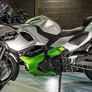 2024 KAWASAKI NINJA 7 HYBRID Osaka Motor Cycle Show 2024 - カワサキ ニンジャ7ハイブリッド 大阪モーターサイクルショー2024